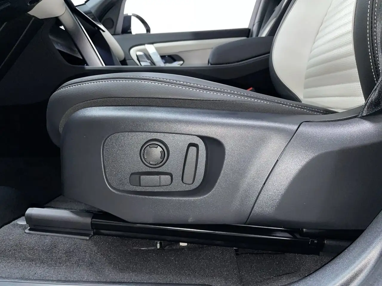 Land Rover Discovery Sport снимка Land Rover Discovery Sport