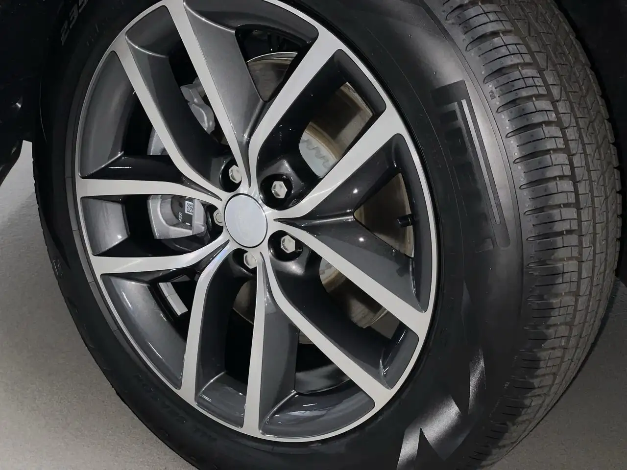 Land Rover Discovery Sport снимка Land Rover Discovery Sport