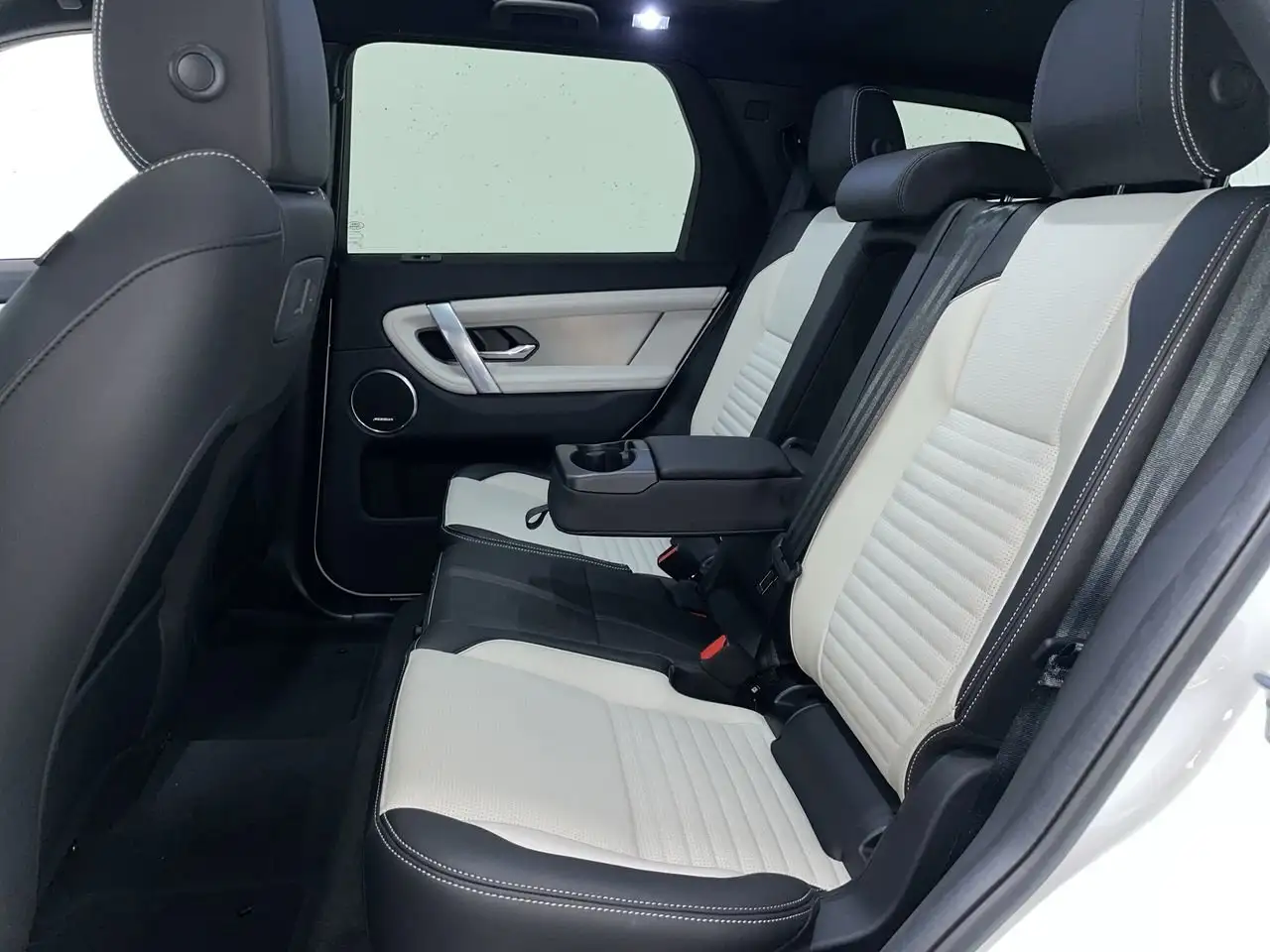 Land Rover Discovery Sport снимка Land Rover Discovery Sport