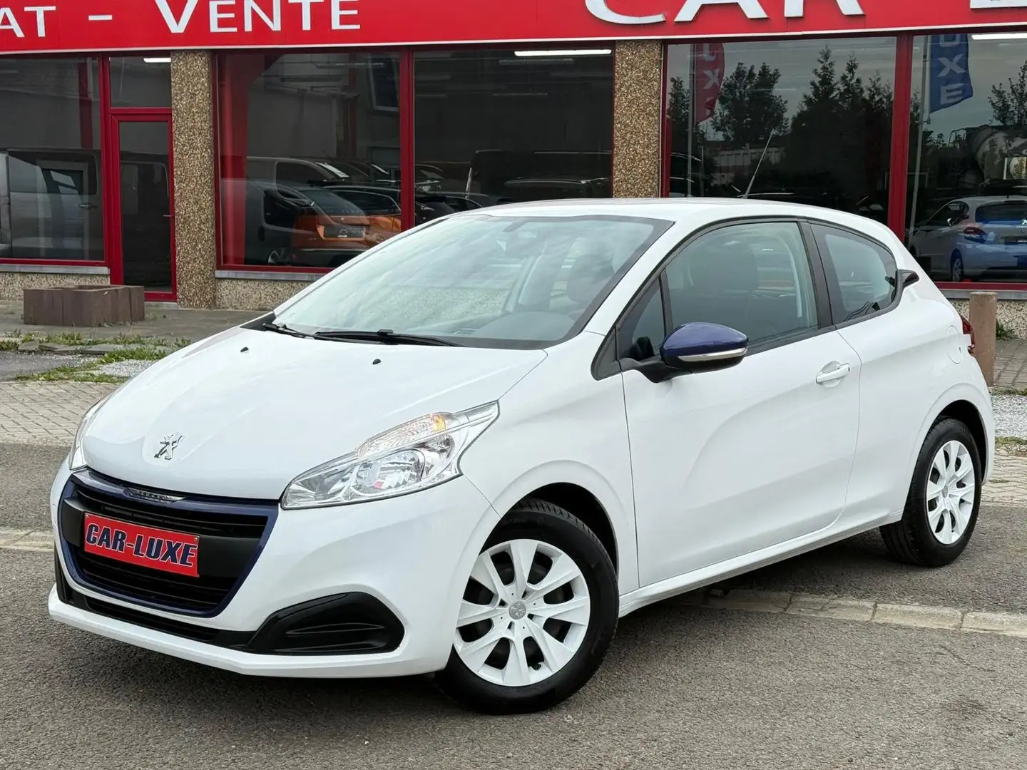 Peugeot 208 1.2i ACTIVE  MODEL LIKE Blanc - 1