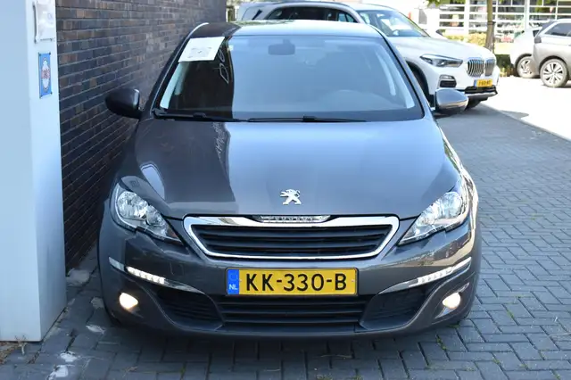 Peugeot 308 view 4