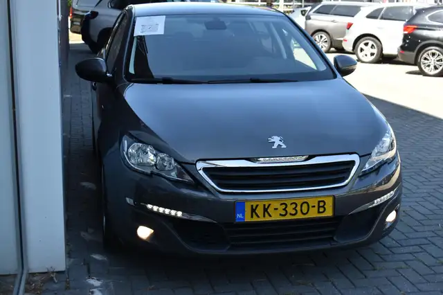Peugeot 308 view 5