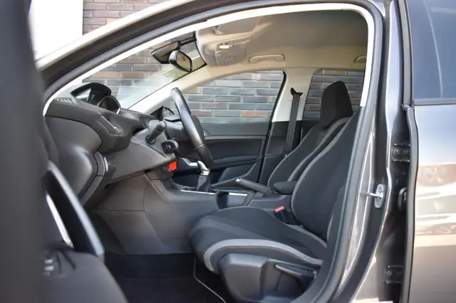 Peugeot 308 view 14