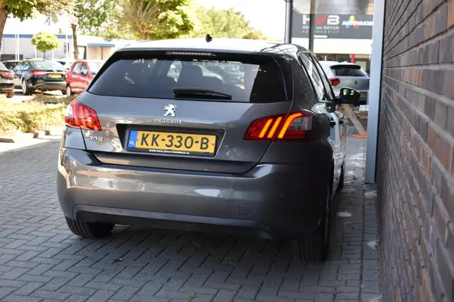 Peugeot 308 view 12