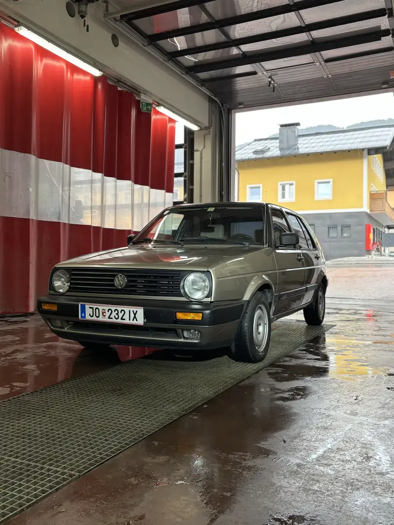 Volkswagen Golf 1,6 GL Braun - 1
