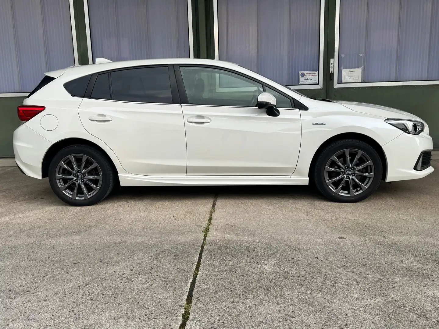 Subaru Impreza Platinum Hybr. 4WD Automatic +Scheckheft Weiß - 1