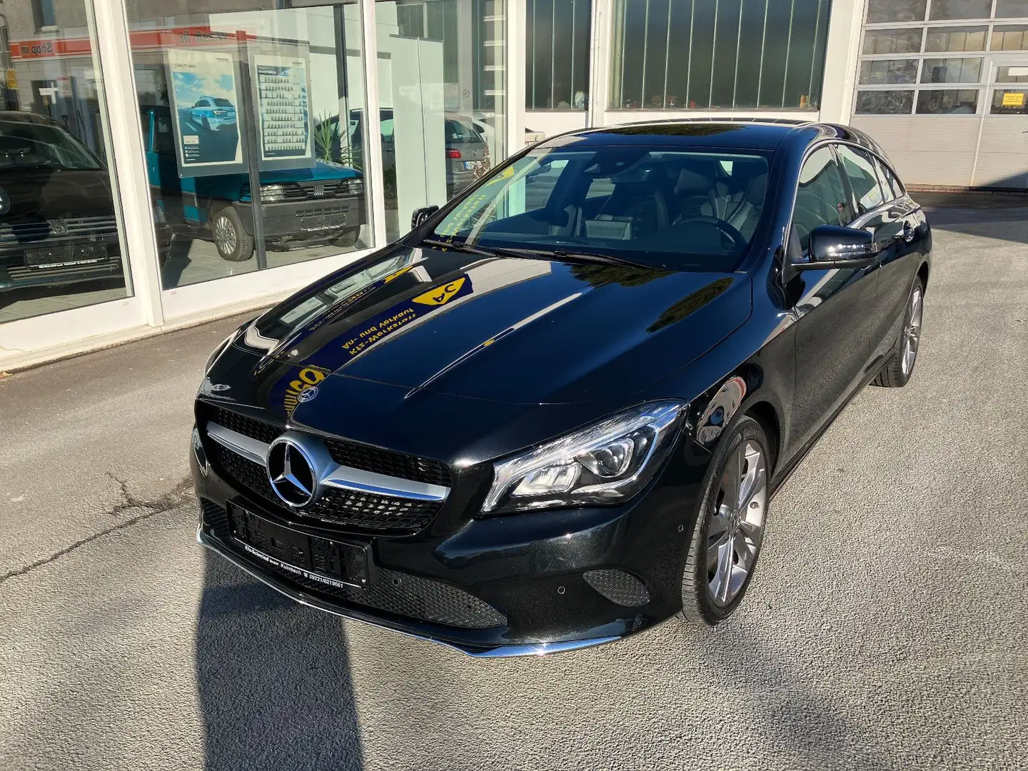 Mercedes-Benz CLA 180 Shooting Brake*Navi*Klima*SHZ*Garantie* Schwarz - 1