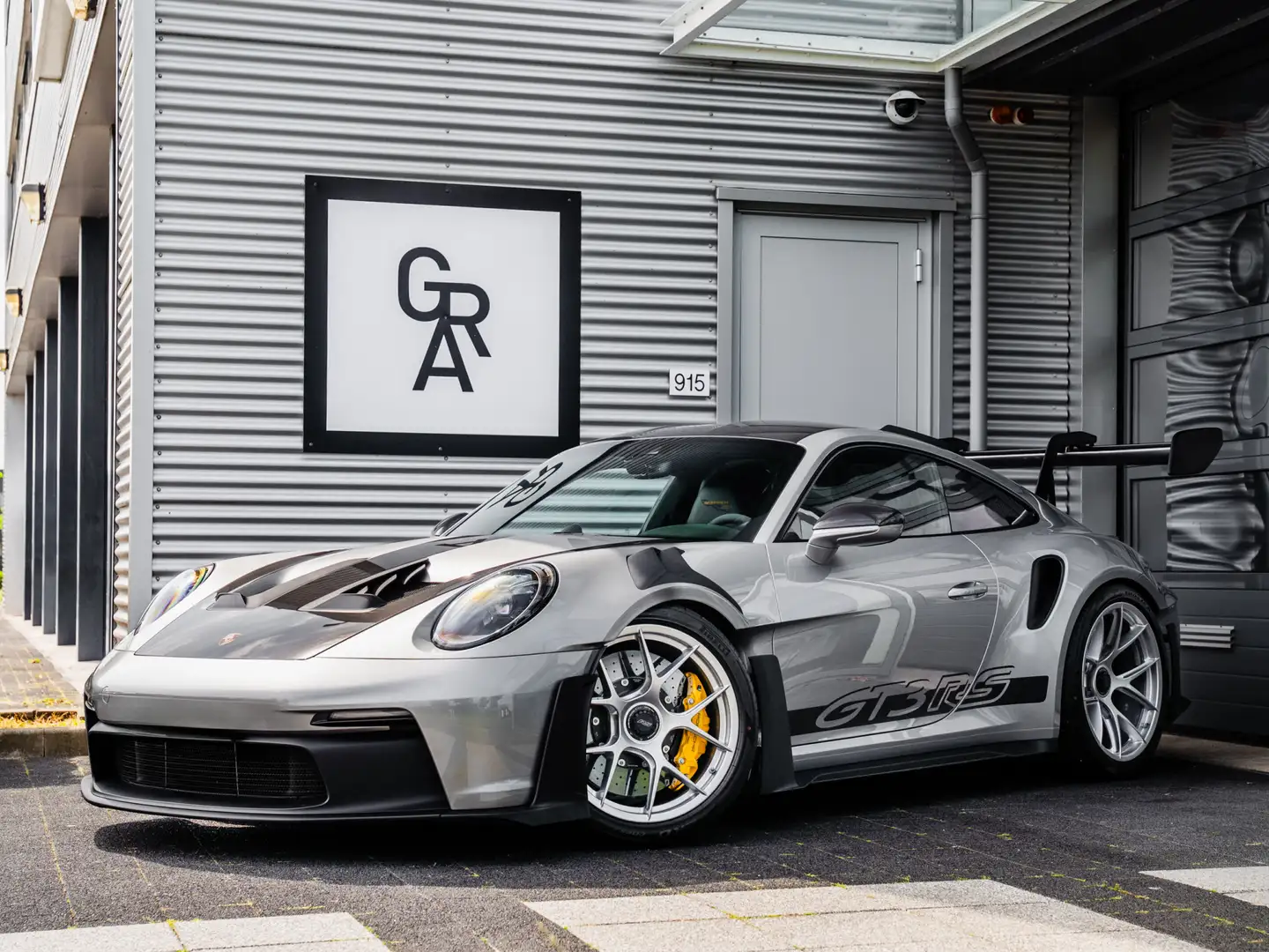 Porsche 992 4.0 GT3 RS | WEISSACH | KERAMISCH | BTW | LIFT Zilver - 2