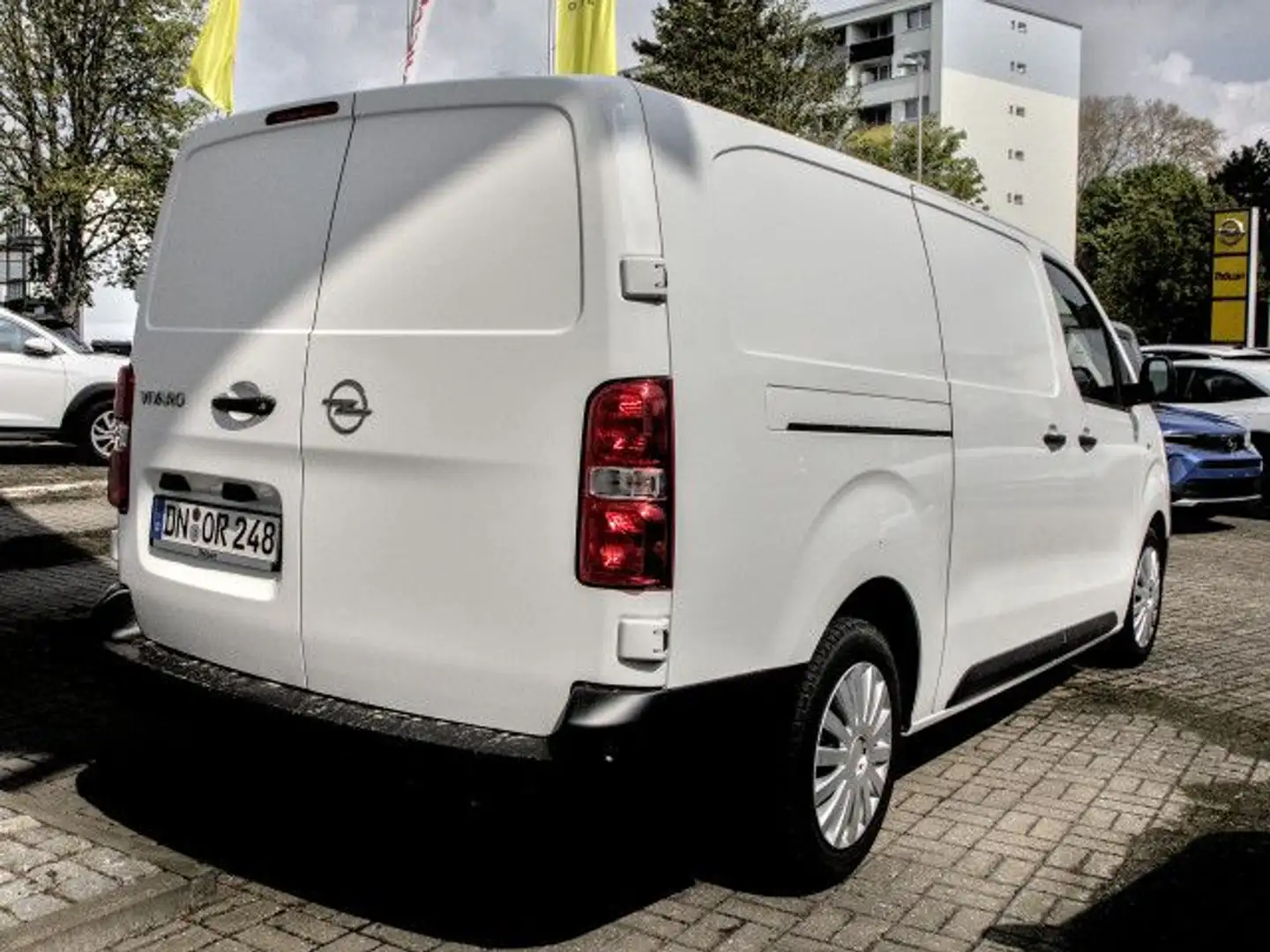 Opel Vivaro Cargo L 2.0 Diesel Klima ZV Wit - 2