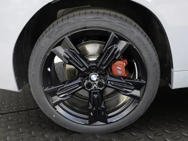 BMW X3 view 6