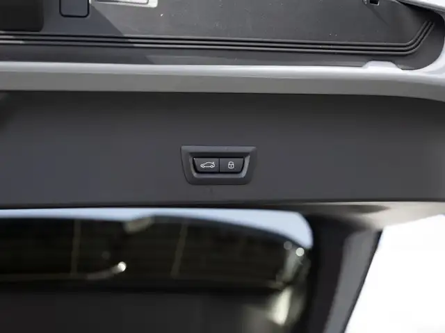 BMW X3 view 10