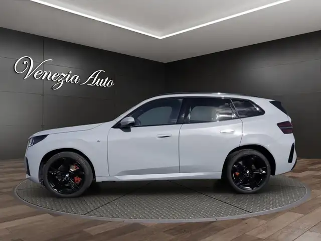BMW X3 view 3