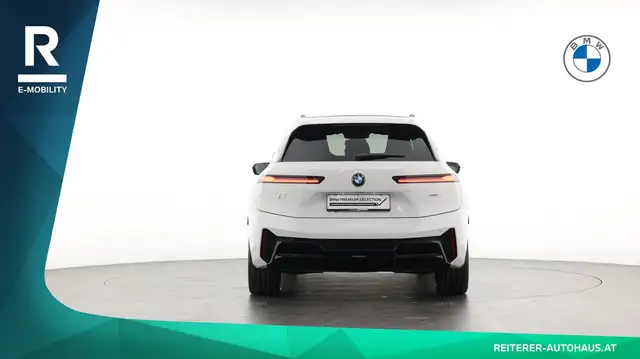 BMW Ix view 5