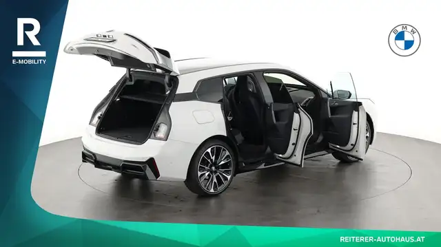 BMW Ix view 12