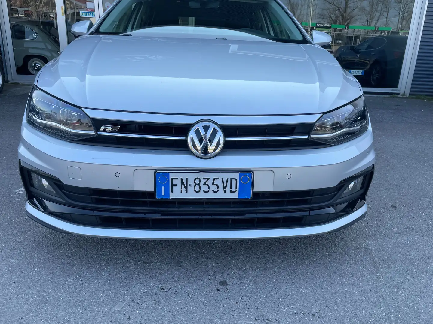 Volkswagen Polo Polo 5p 1.0 tgi Highline 90cv R LINE Argento - 1