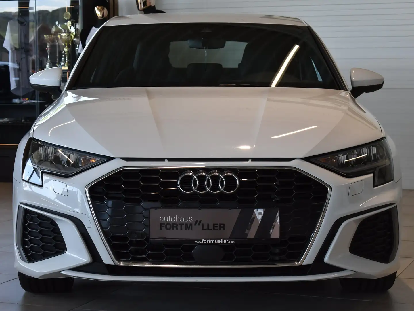 Audi A3 40 TFSI e //S line Sport plus Weiß - 2