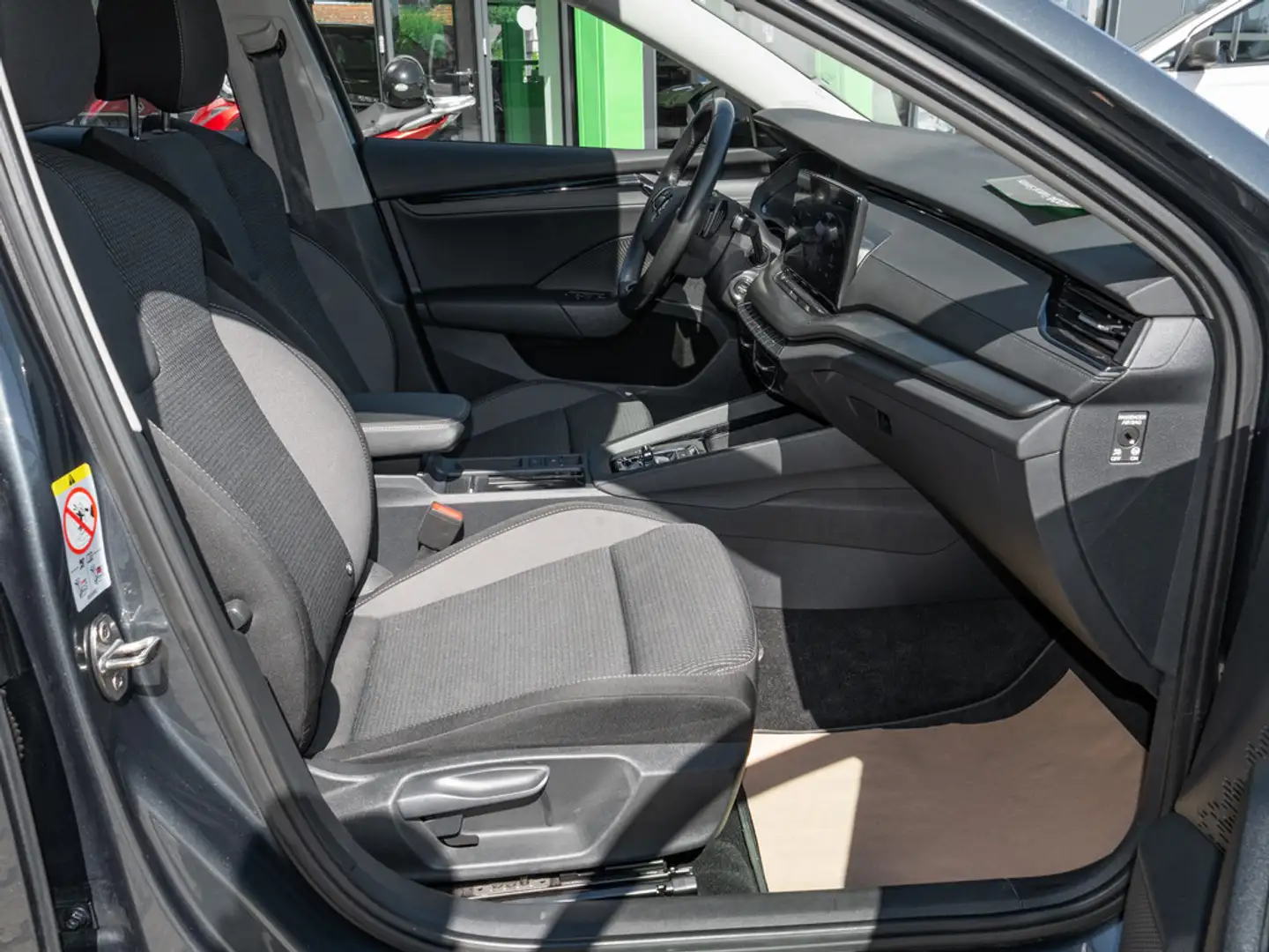 Skoda Octavia Combi 2.0 TDI Ambition DSG SHZ LED Grau - 2