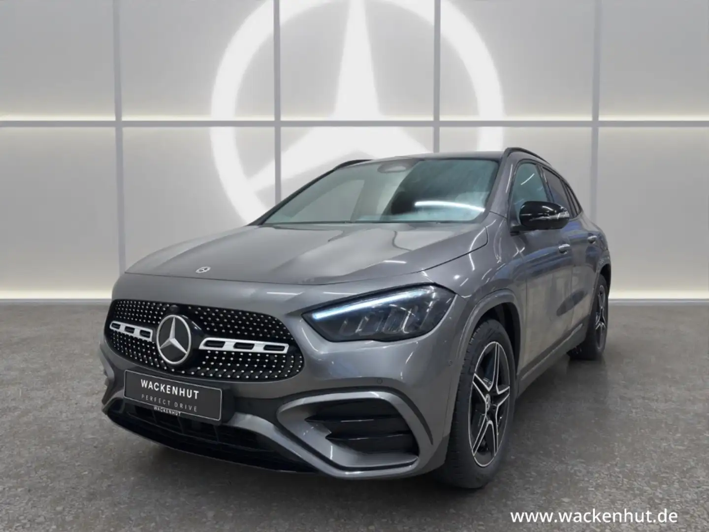 Mercedes-Benz GLA 200 EDITION AMG LINE NIGHT+AHK+DIST+LED+360° Grau - 1