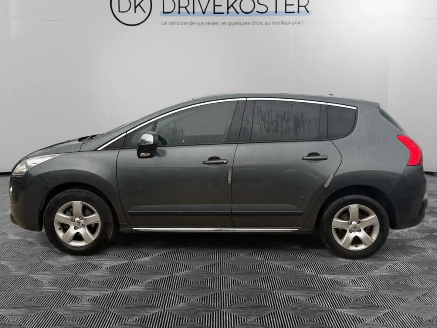 Peugeot 3008 1.6 HDi 16V FAP - 110 - BV MP6  Féline Gris - 2