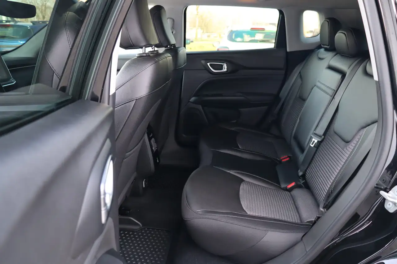 Jeep Compass 1.5T e-Hybrid Longitude | 360 Camera | Stoel-/Stuu 17