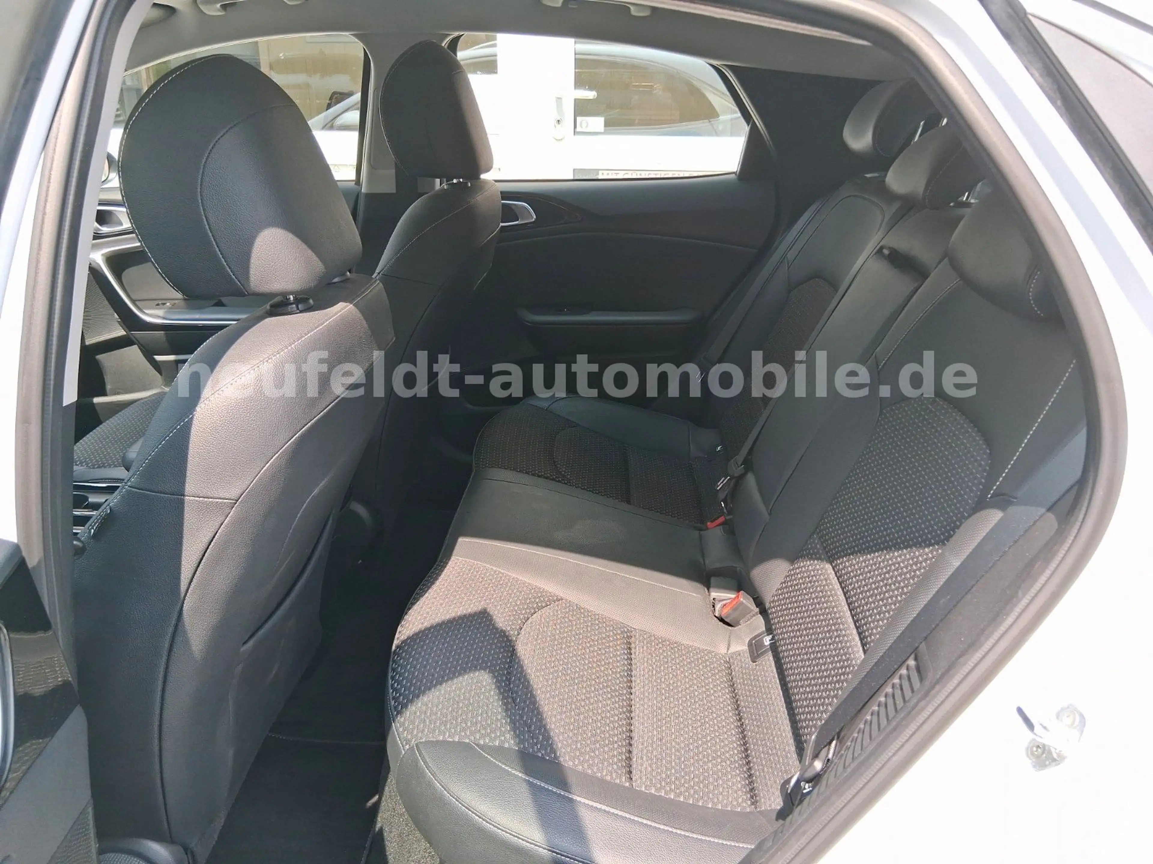 Kia XCeed Vision Plug-in Hybrid 1.Hand — photo 12