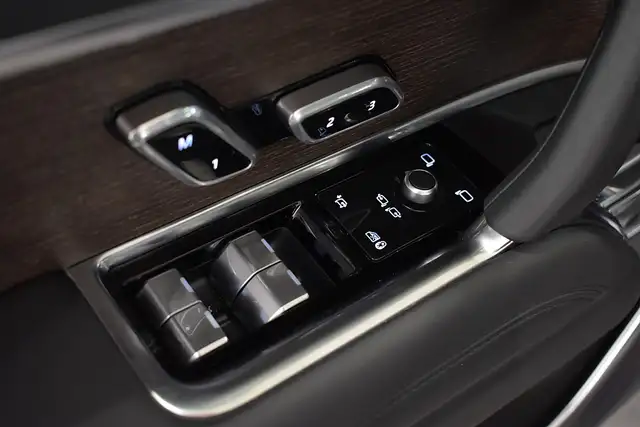 Land Rover Range Rover 3.0 D300 MHEV AWD HSE Ansicht 12