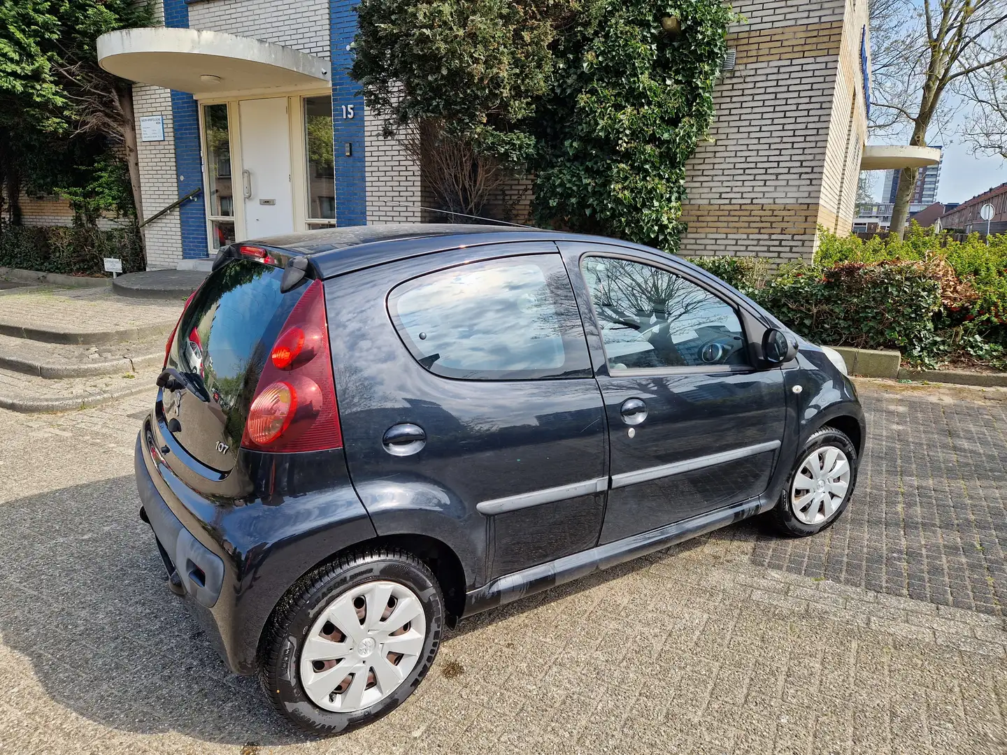 Peugeot 107 107 1.0 Envy Zwart - 1