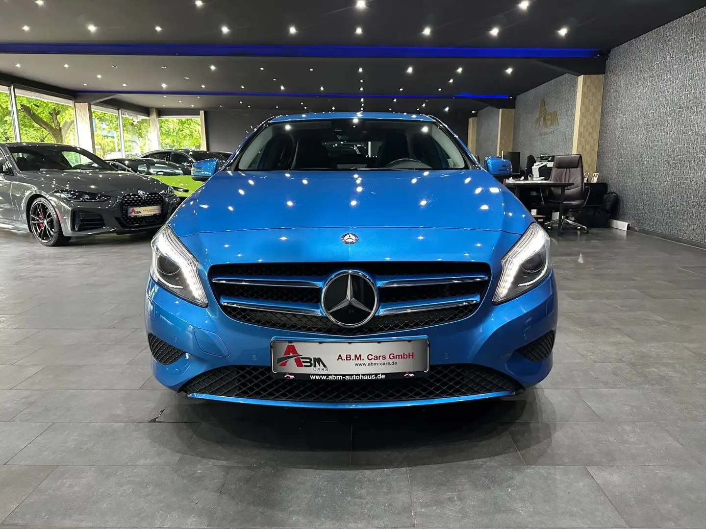 Mercedes-Benz A 180 BlueEfficiency /NAVI / XENON /LEDER / AHK Blauw - 2