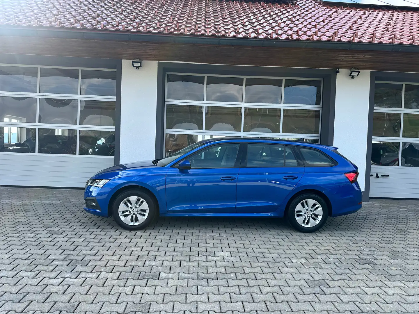 Skoda Octavia Ambition 2,0 TDI DSG *AHV*LED*ACC*APP*DIGITAL* Blau - 2