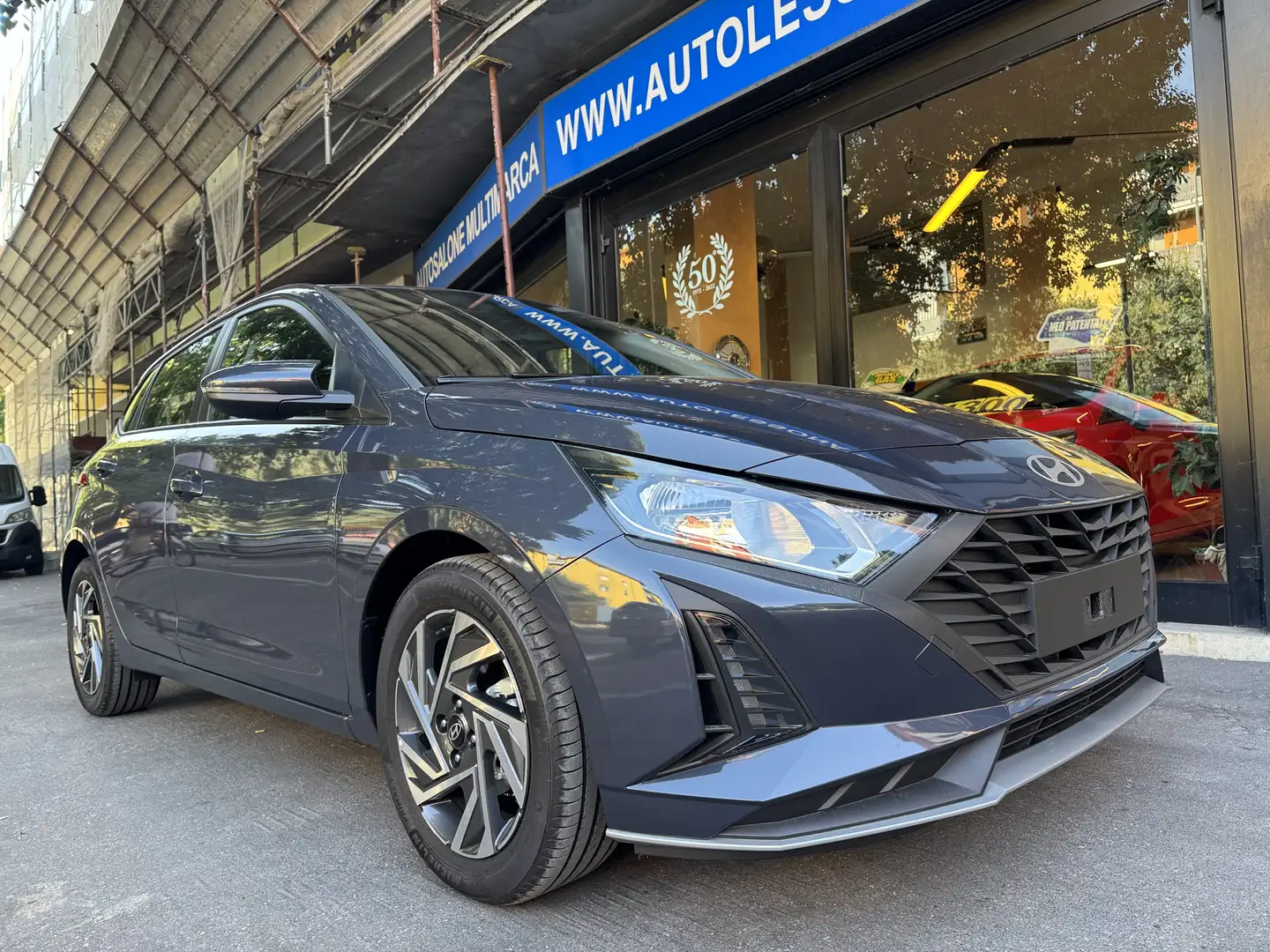 Hyundai i20 i20 1.2 mpi Connectline 79cv Gris - 2