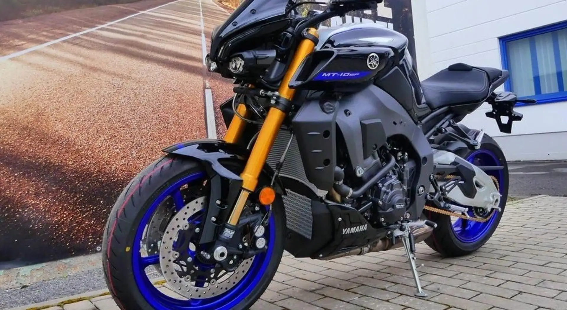 Yamaha MT-10 Blau - 1