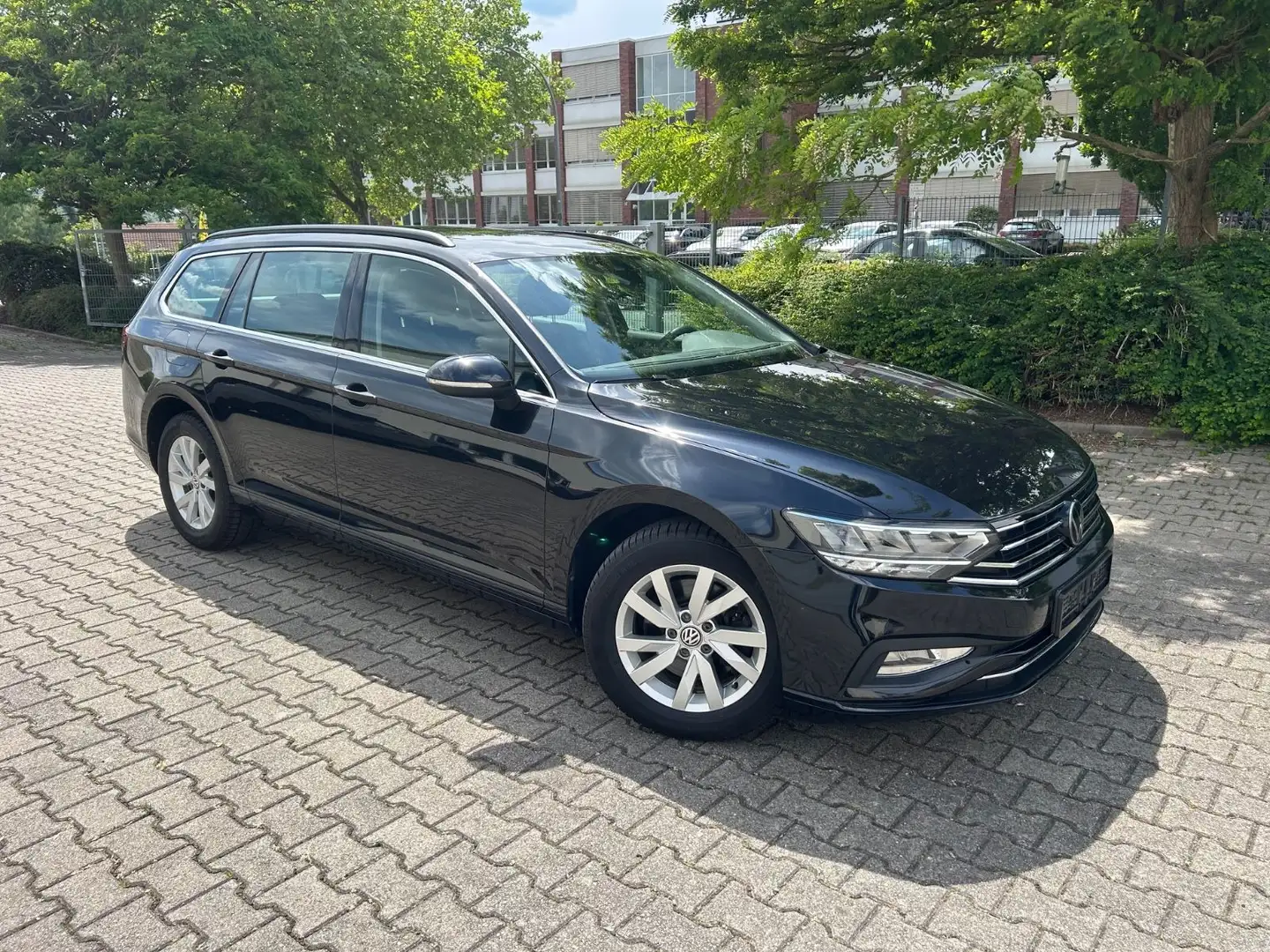 Volkswagen Passat Variant 2.0TDI Business DSG Negro - 2