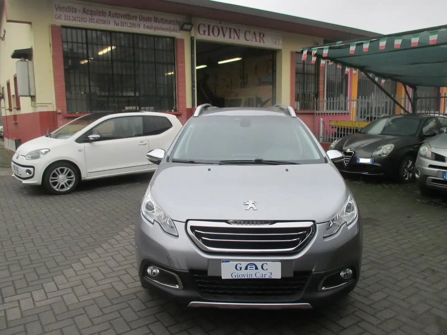 Peugeot 2008 1.2 puretech Euro 6 Per Neopatentati Gris - 1