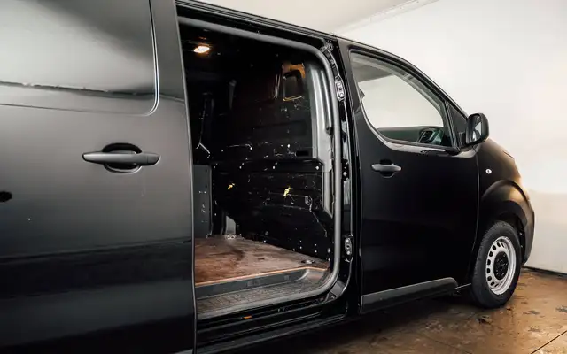 Opel Vivaro view 10