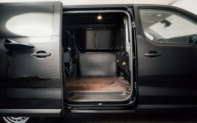 Opel Vivaro view 9