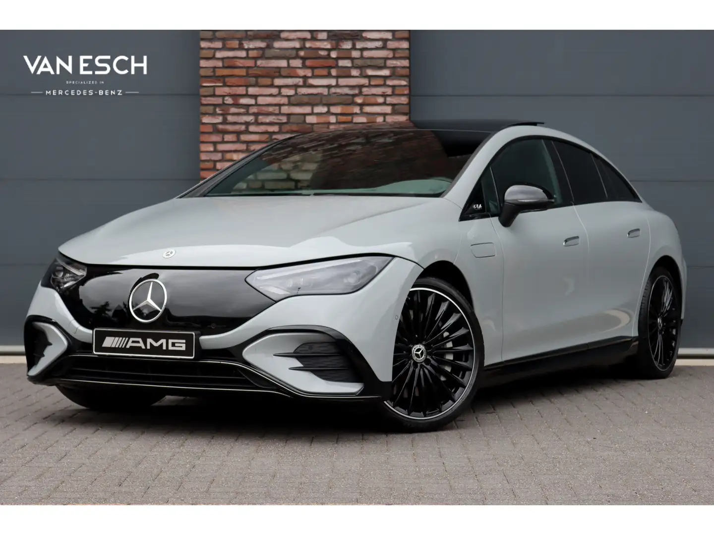 Mercedes-Benz EQE 300 AMG Line 89 kWh | Hyperscreen |  Achterasbesturing Grijs - 1