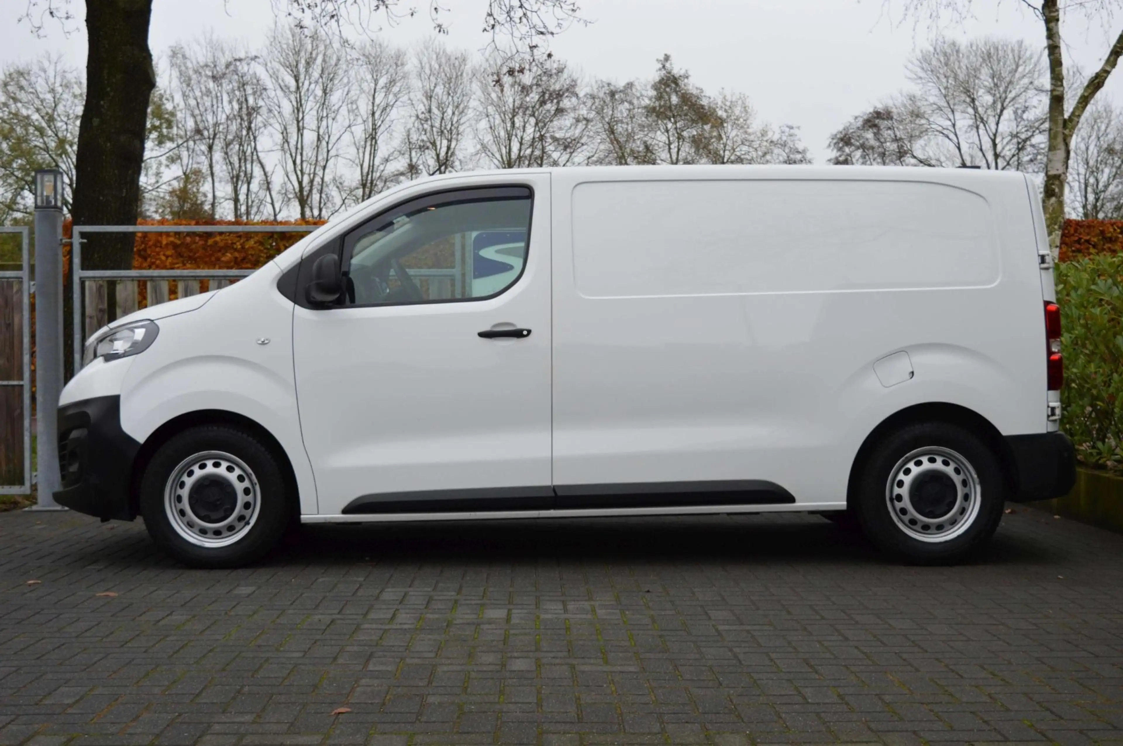 Peugeot Expert 1.5 BlueHDI 100 Standard Premium | 3-zits | Navi — photo 5