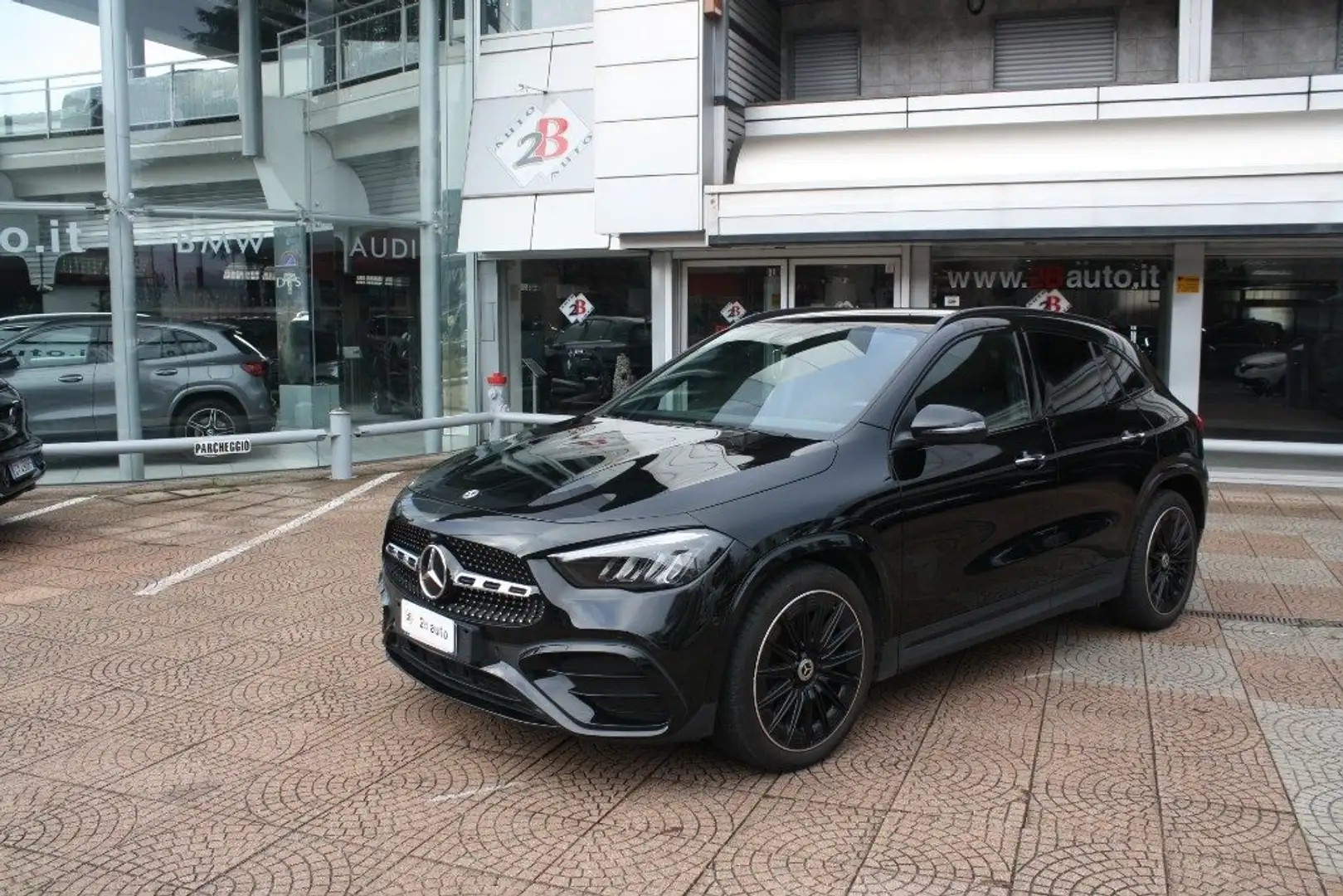 Mercedes-Benz GLA 200 d Automatic AMG Line Premium Plus Noir - 1