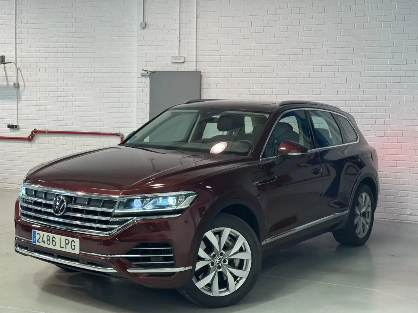Volkswagen Touareg 3.0TSI V6 eHybrid Atmosphere 4Motion Tiptronic Mauve - 2