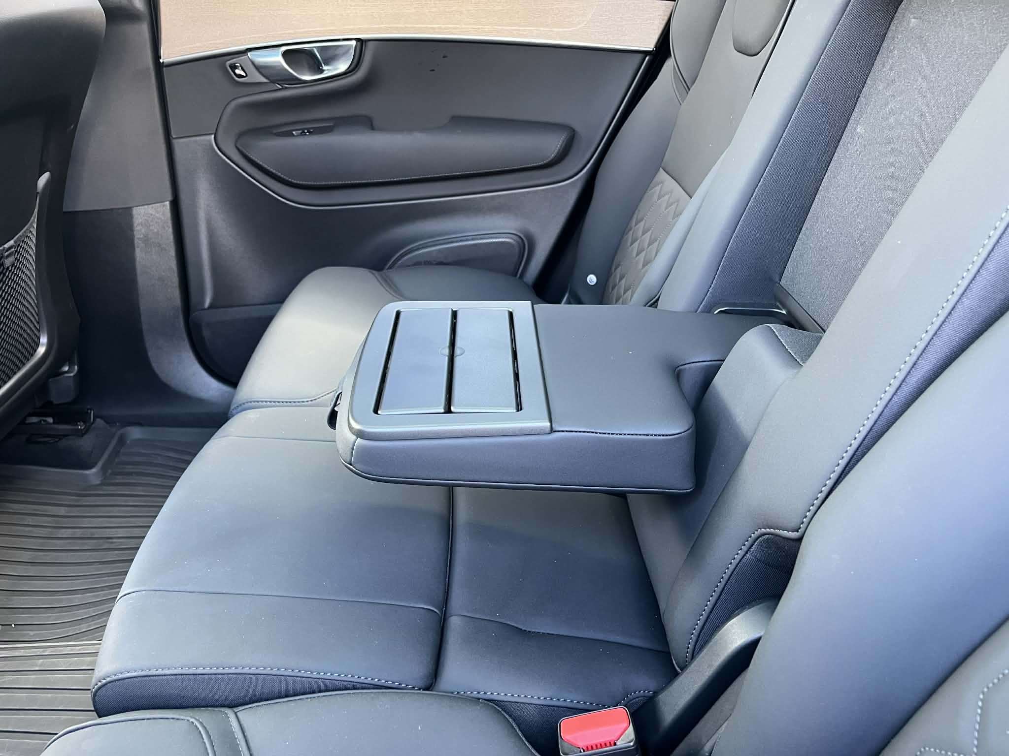 2025 Volvo XC90 2025.5 B6 AWD Plus Bright Theme 7-Seater thumb 14