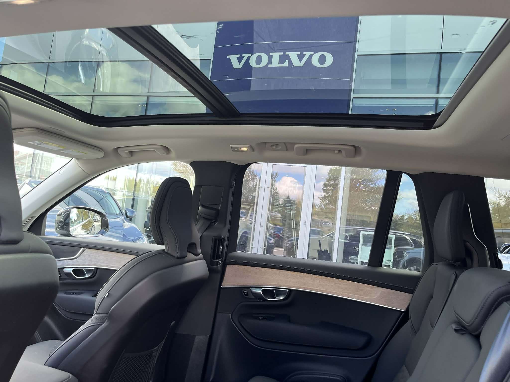2025 Volvo XC90 2025.5 B6 AWD Plus Bright Theme 7-Seater thumb 13