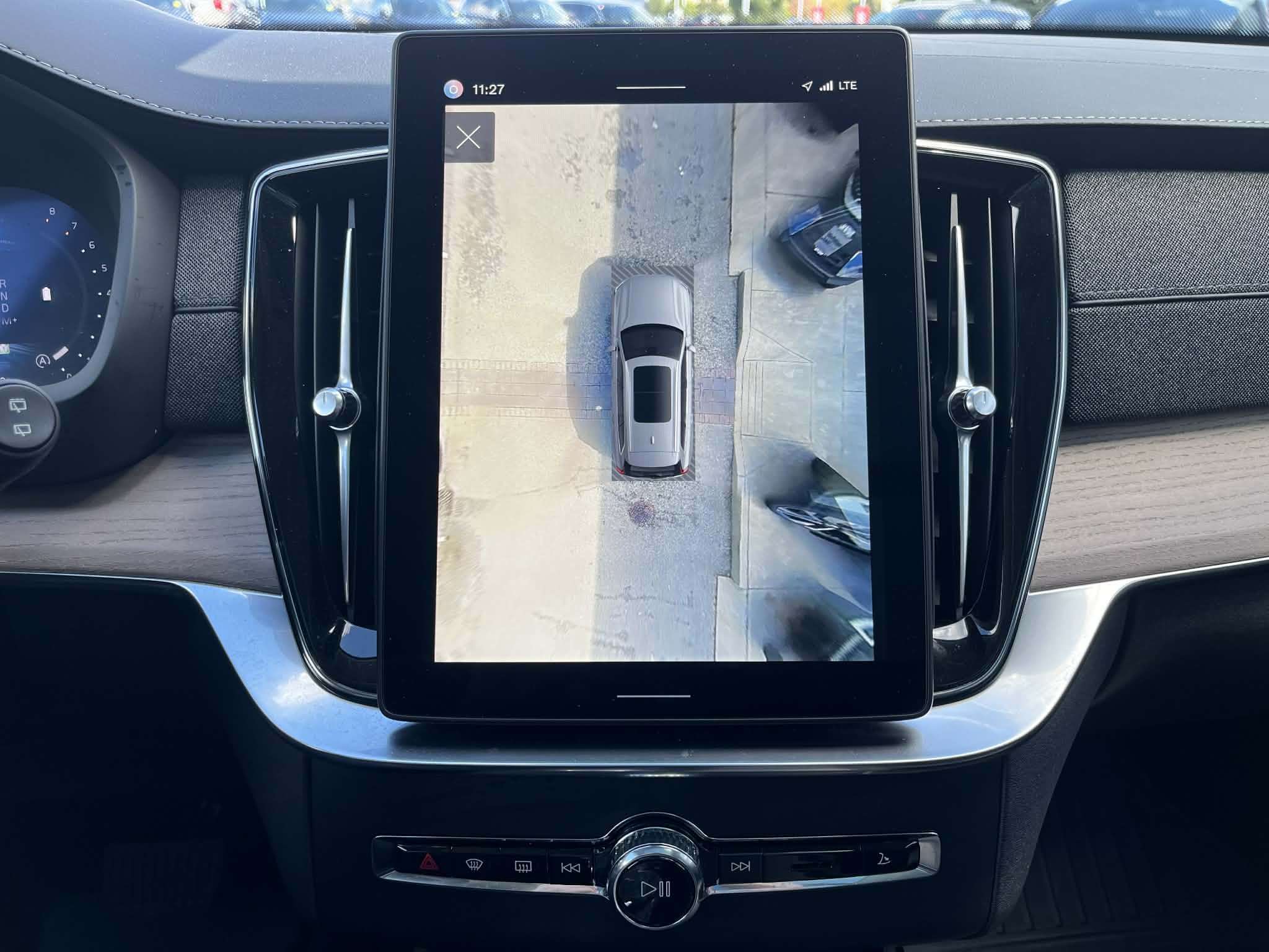 2025 Volvo XC90 2025.5 B6 AWD Plus Bright Theme 7-Seater thumb 22