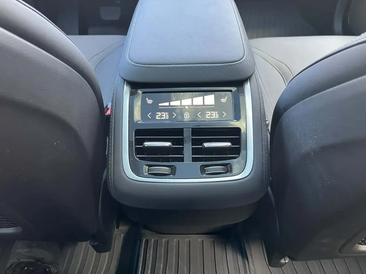 Volvo XC90 снимка Volvo XC90