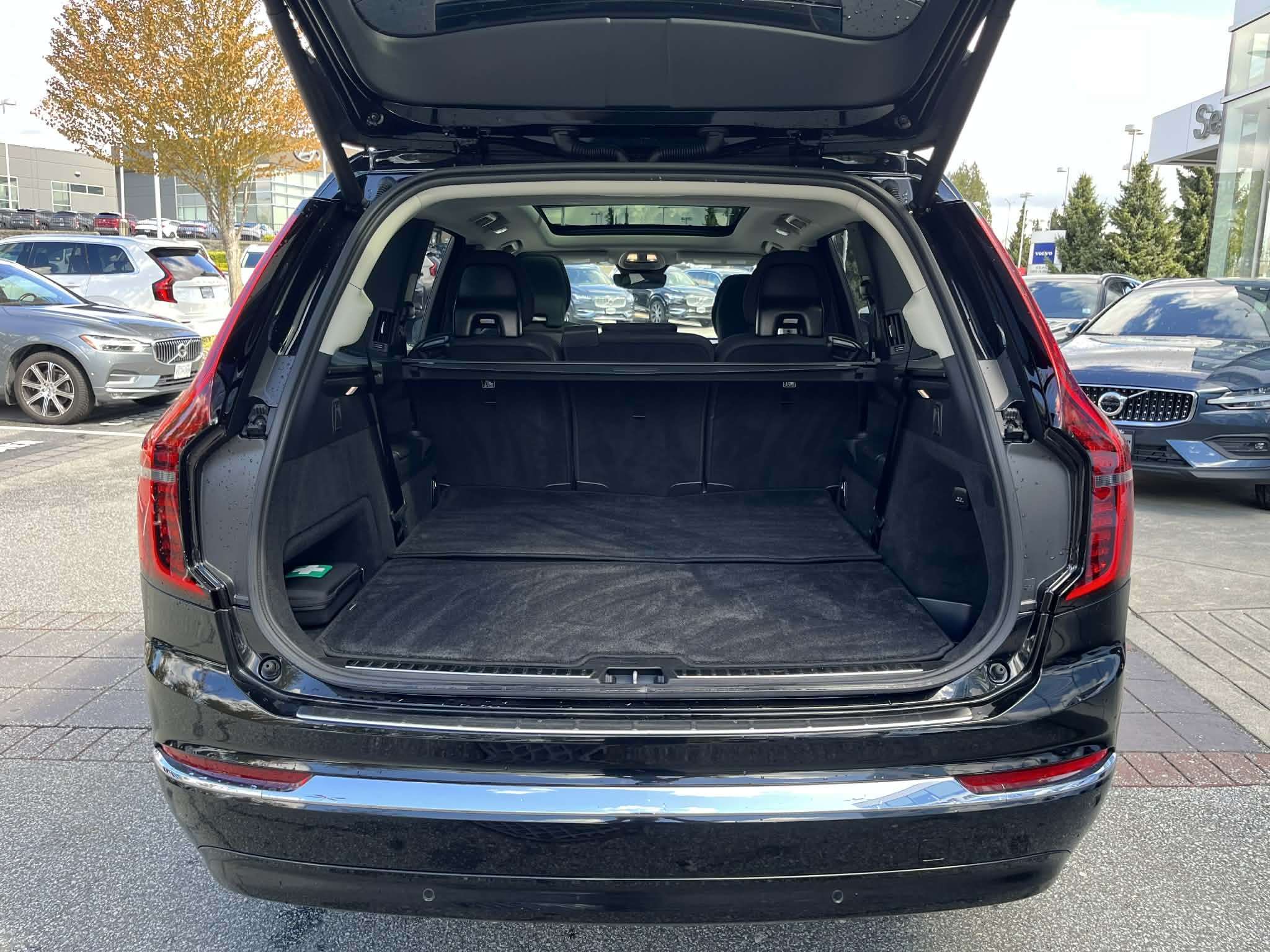 2025 Volvo XC90 2025.5 B6 AWD Plus Bright Theme 7-Seater thumb 17