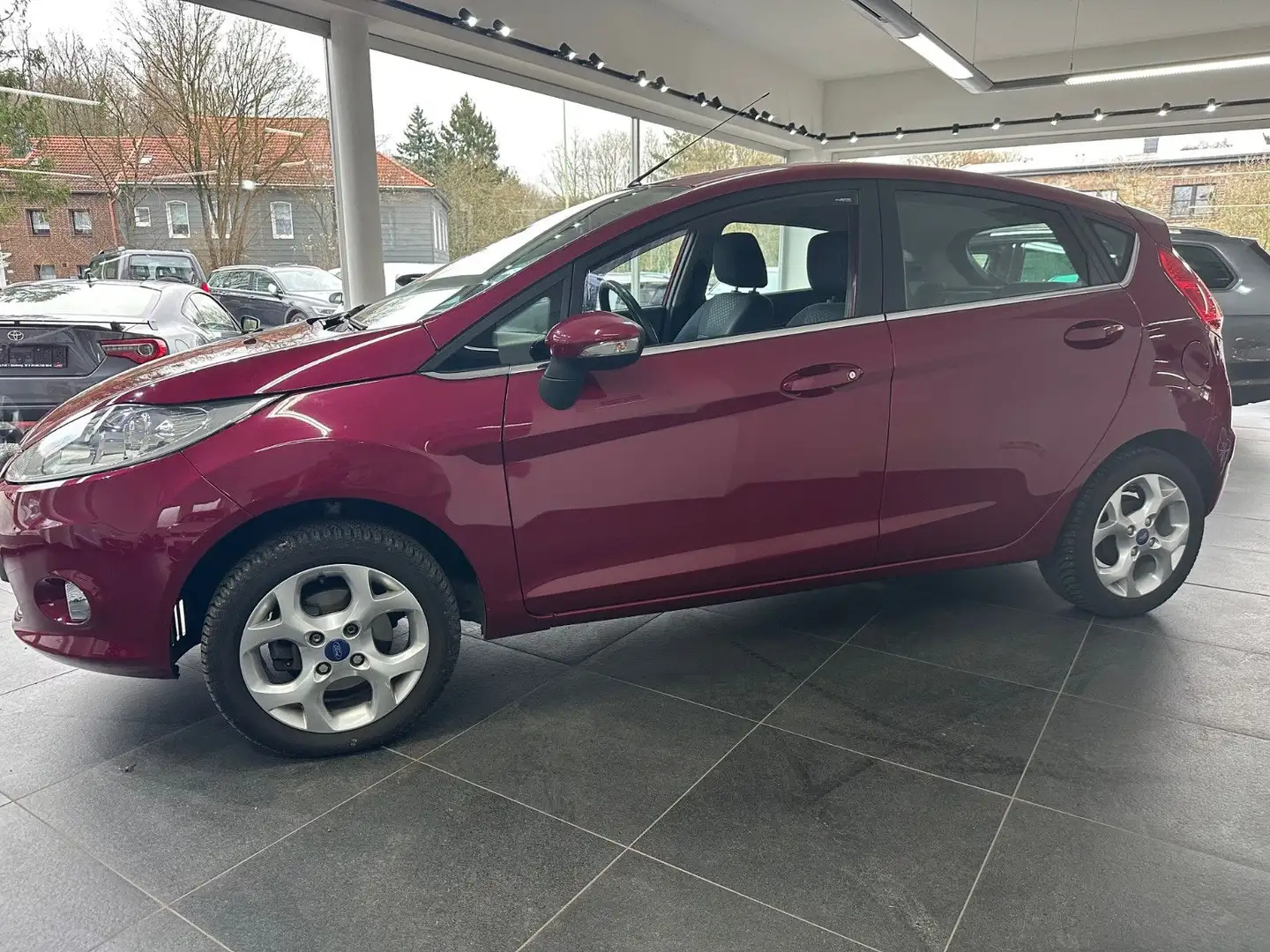 Ford Fiesta 1.4 Fiesta Titanium Cool & Sound-Paket 3 Violett - 2