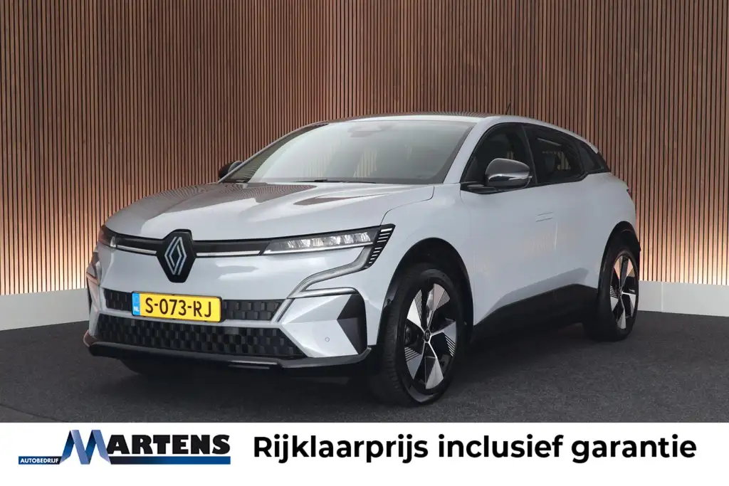 Renault Megane E-Tech 2023 из Европы — купить под ключ