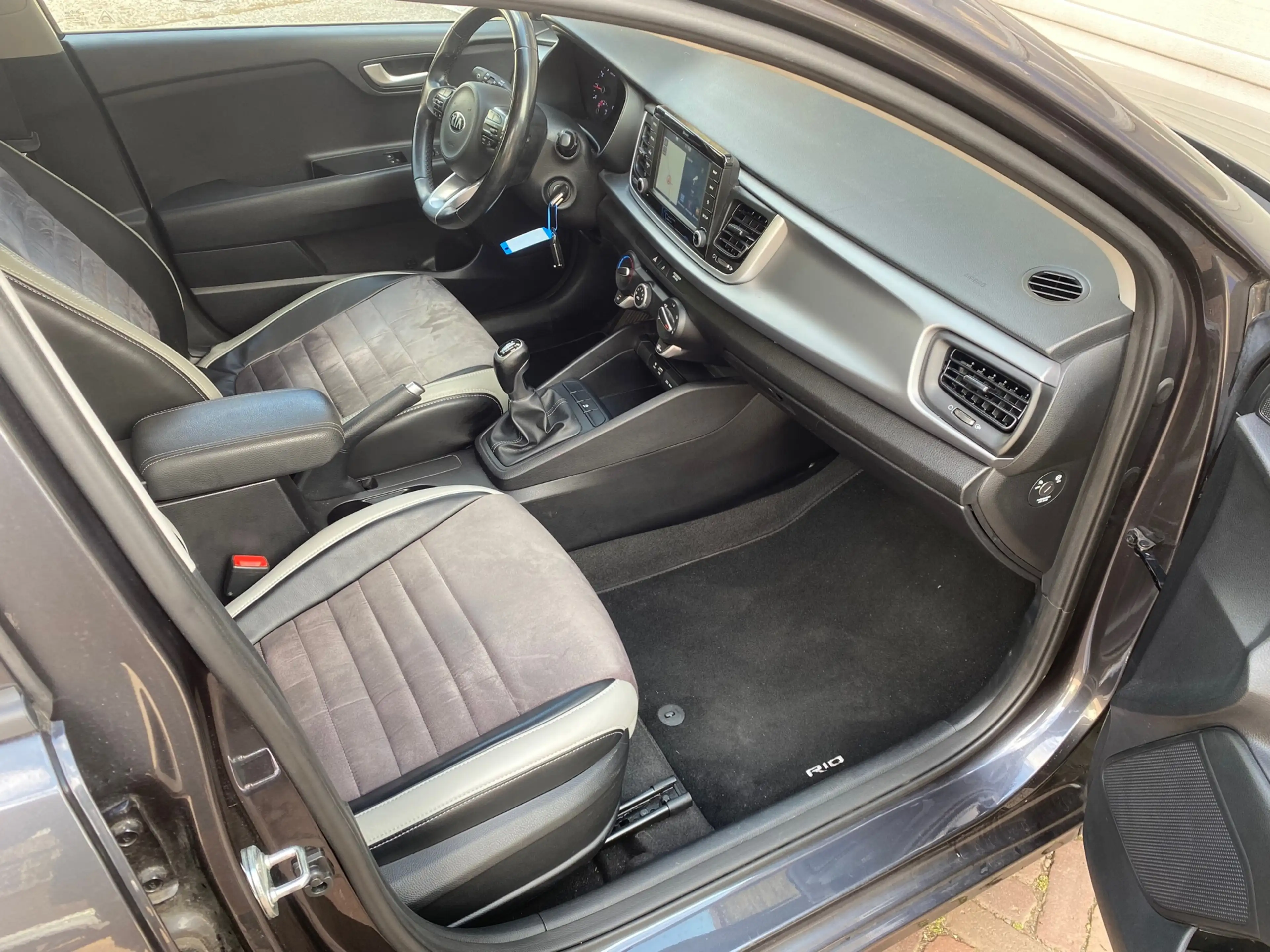 Kia Rio 1.0 TGDI Design Edition — photo 15