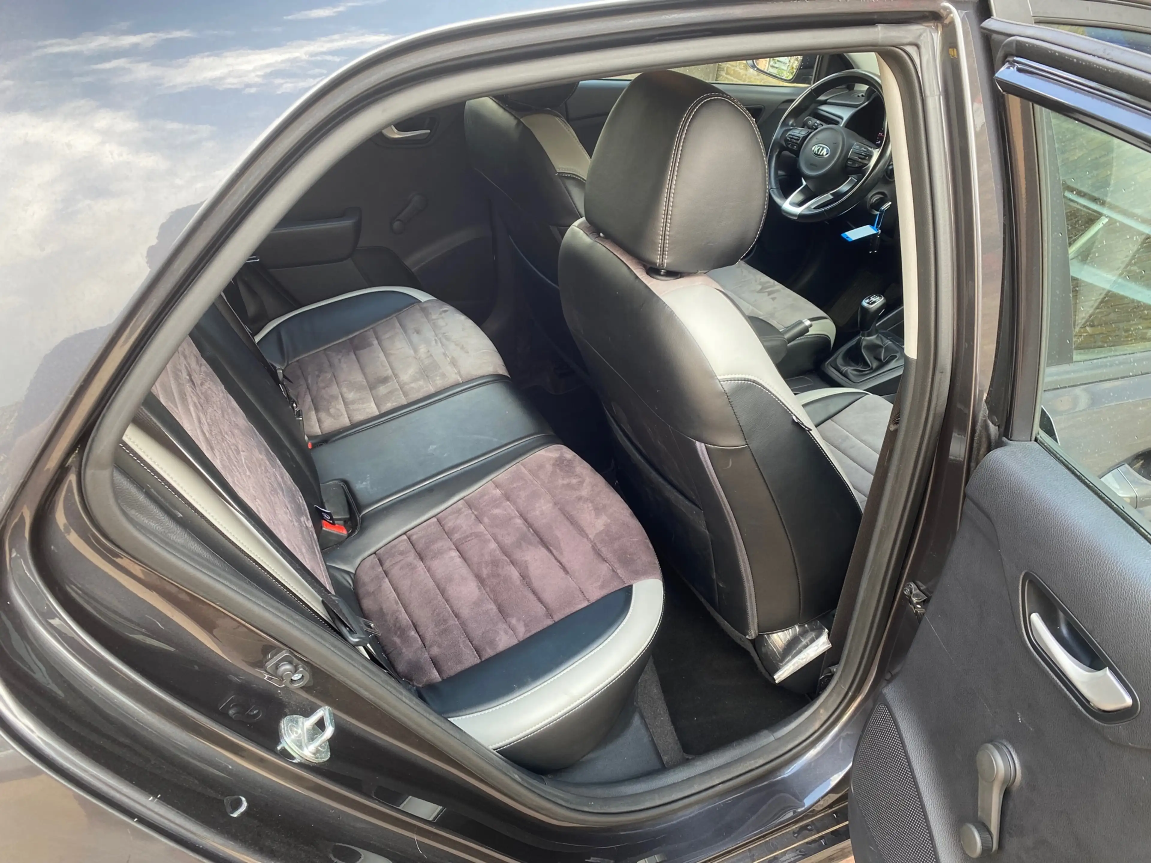 Kia Rio 1.0 TGDI Design Edition — photo 14