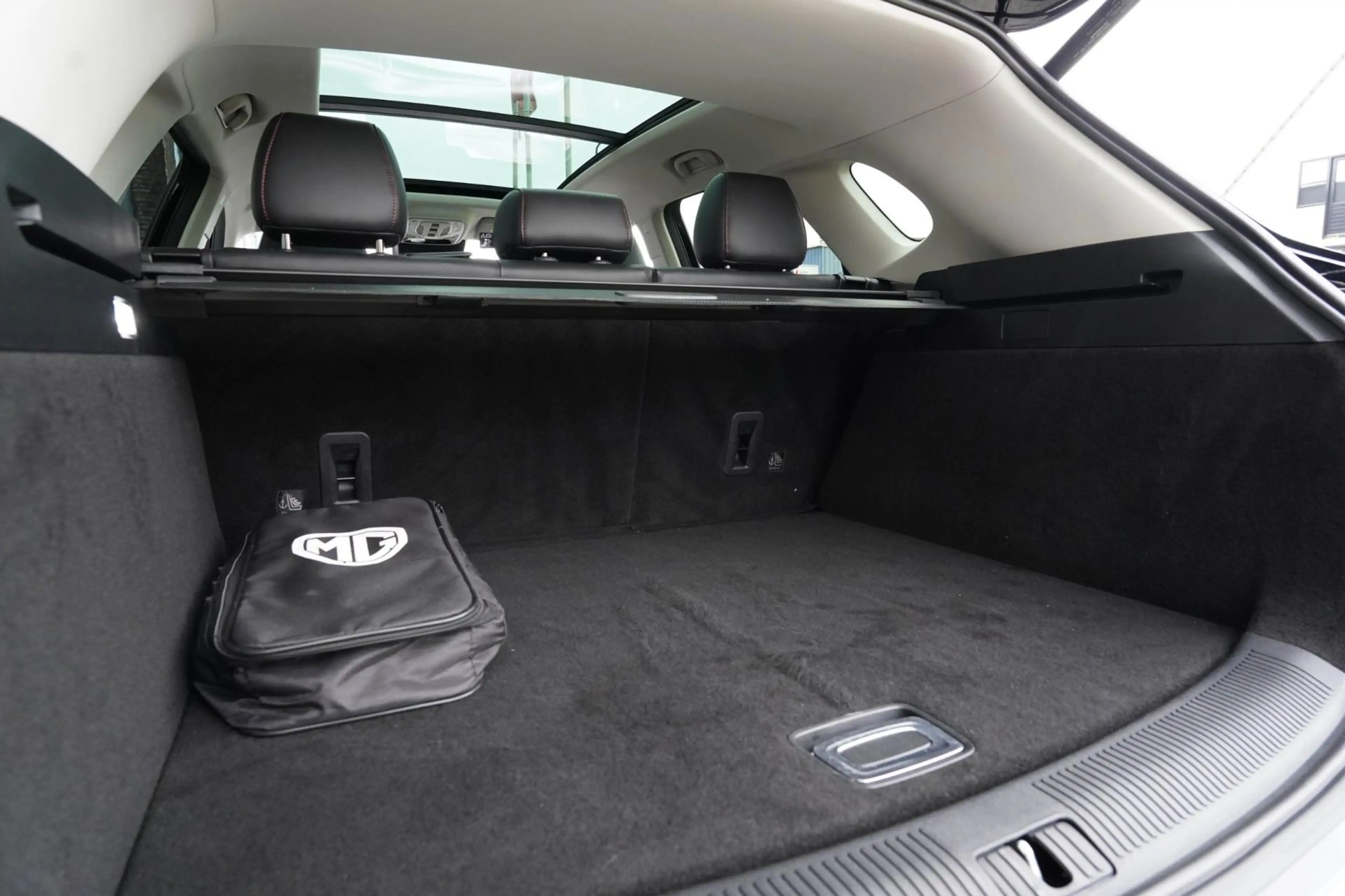 MG EHS 1.5 TGDI Luxury PHEV| Panoramadak | Leder — photo 12
