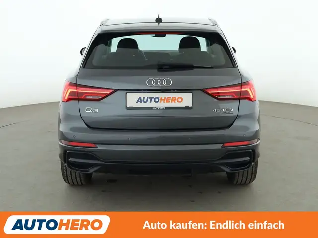 Audi Q3 view 5